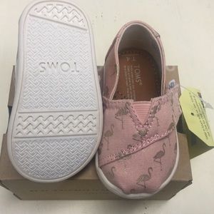 NWT Flamingo Toms